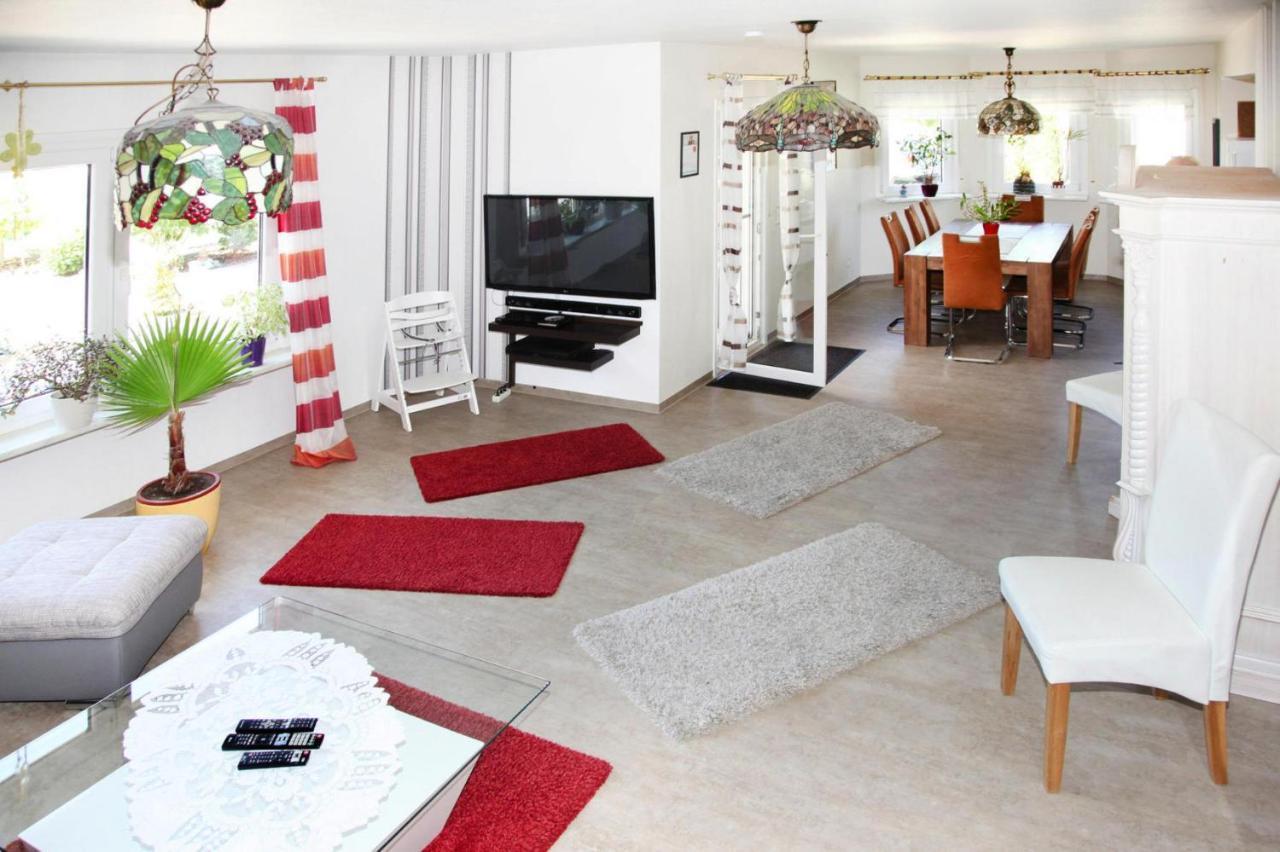 Ferienhaus Adler In Миров Екстериор снимка