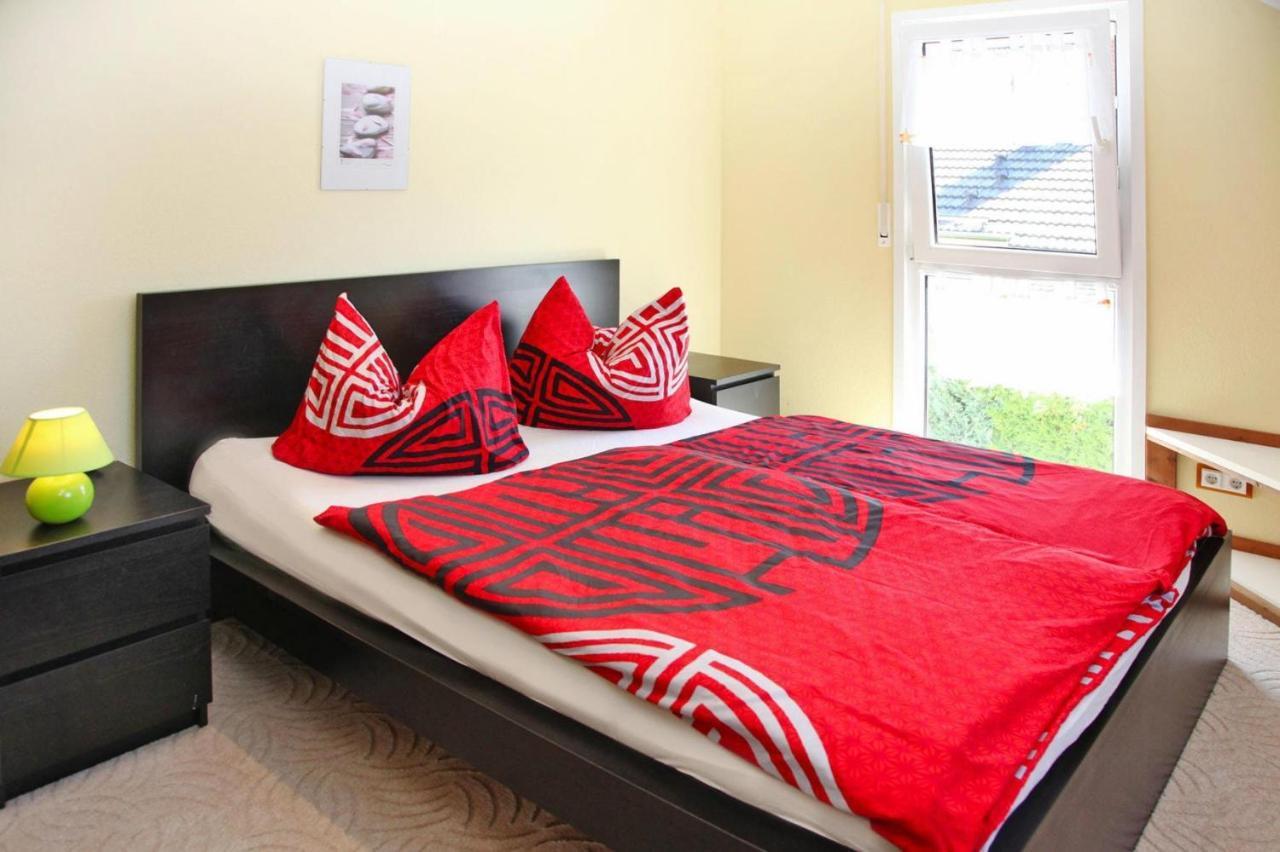 Ferienhaus Adler In Миров Екстериор снимка