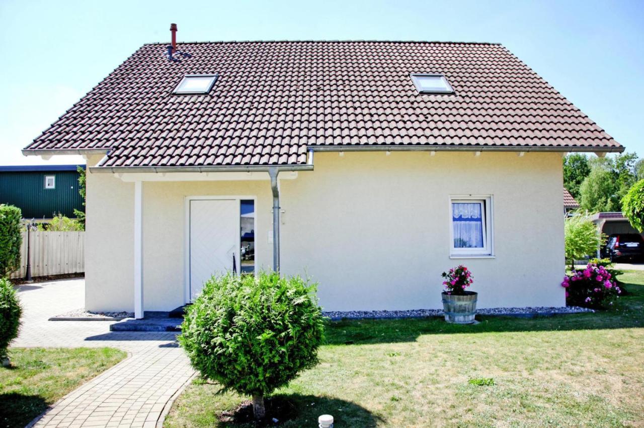 Ferienhaus Adler In Миров Екстериор снимка