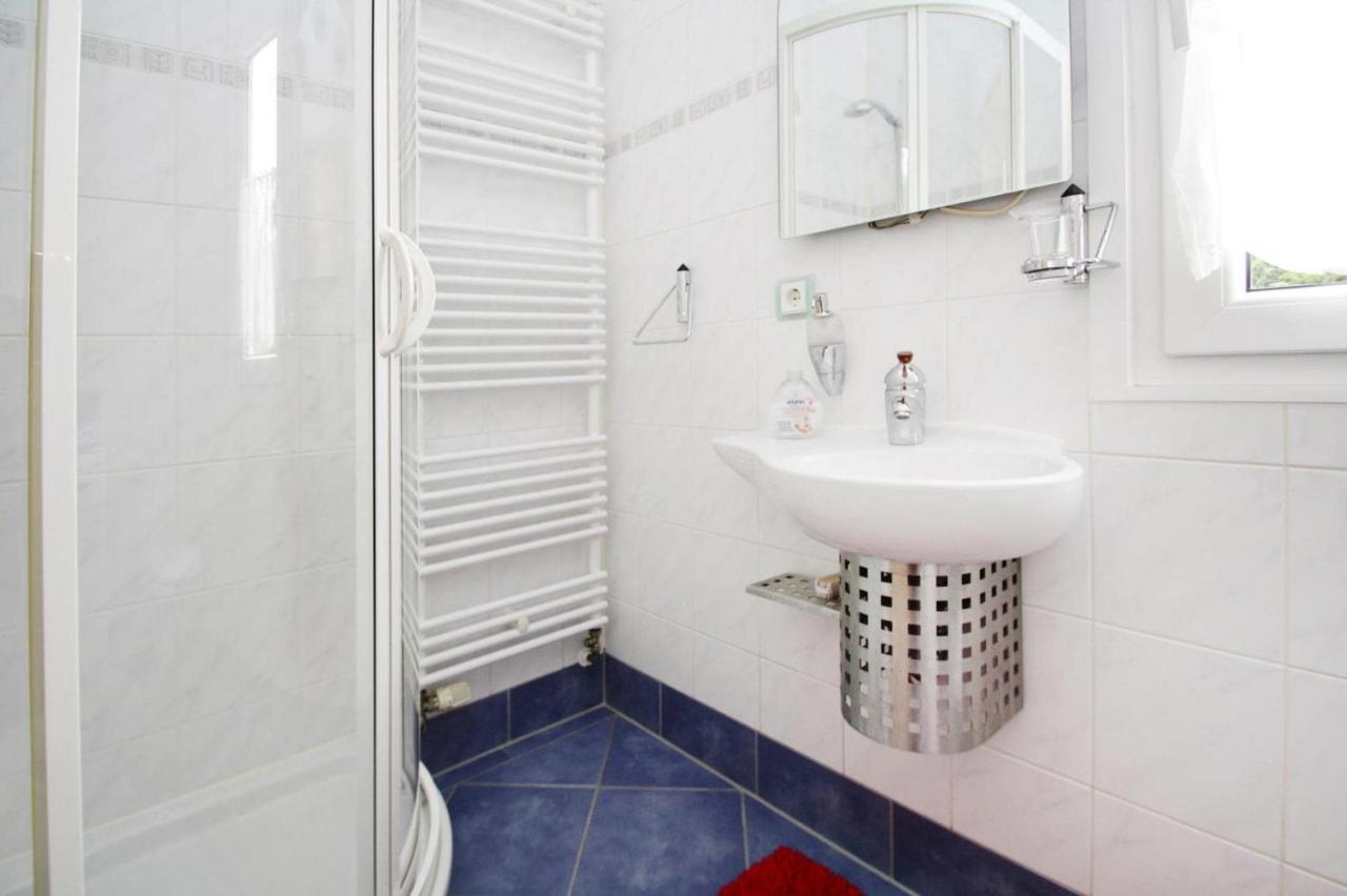 Ferienhaus Adler In Миров Екстериор снимка