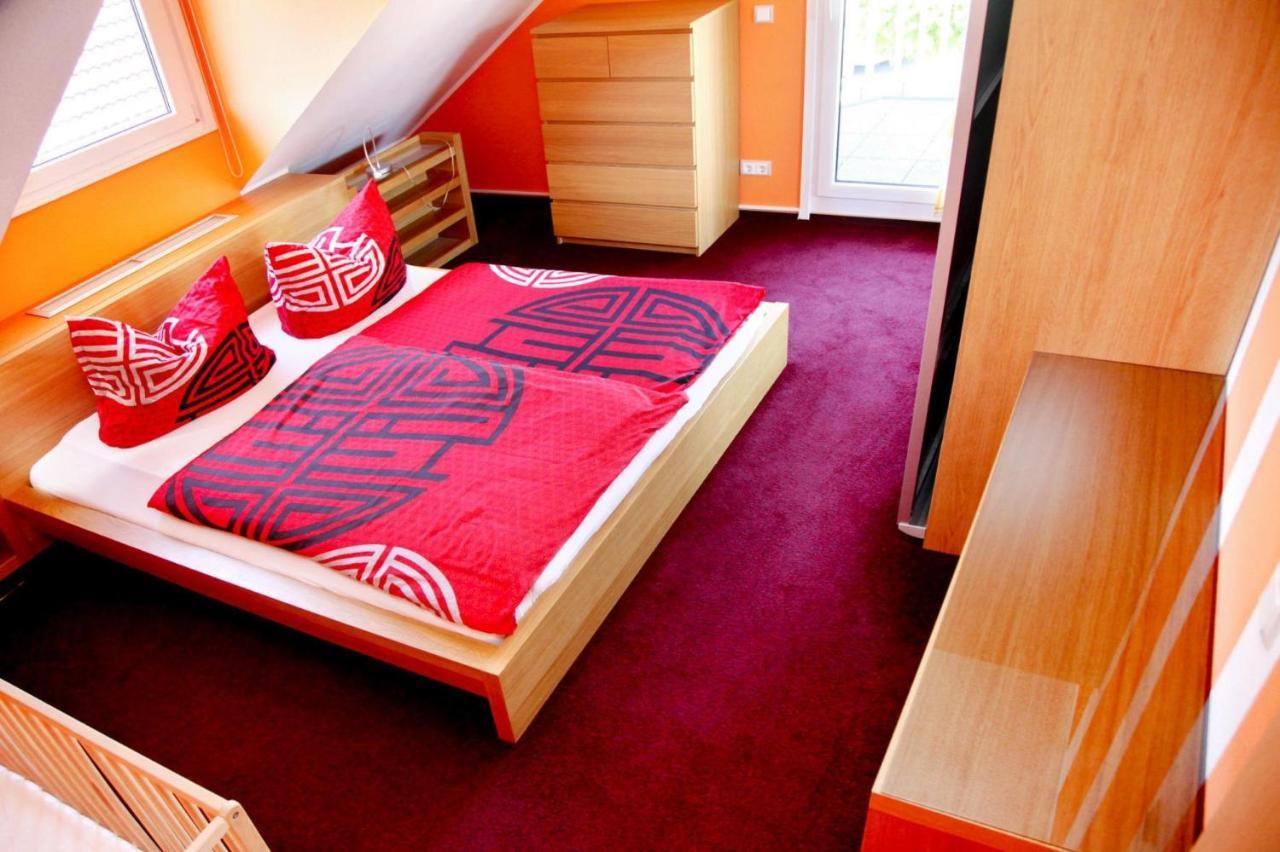 Ferienhaus Adler In Миров Екстериор снимка