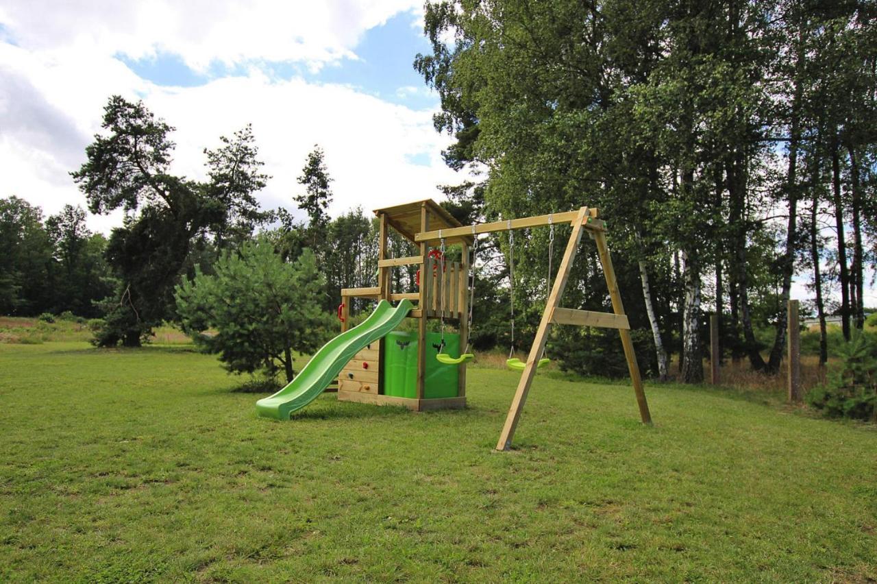 Ferienhaus Adler In Миров Екстериор снимка