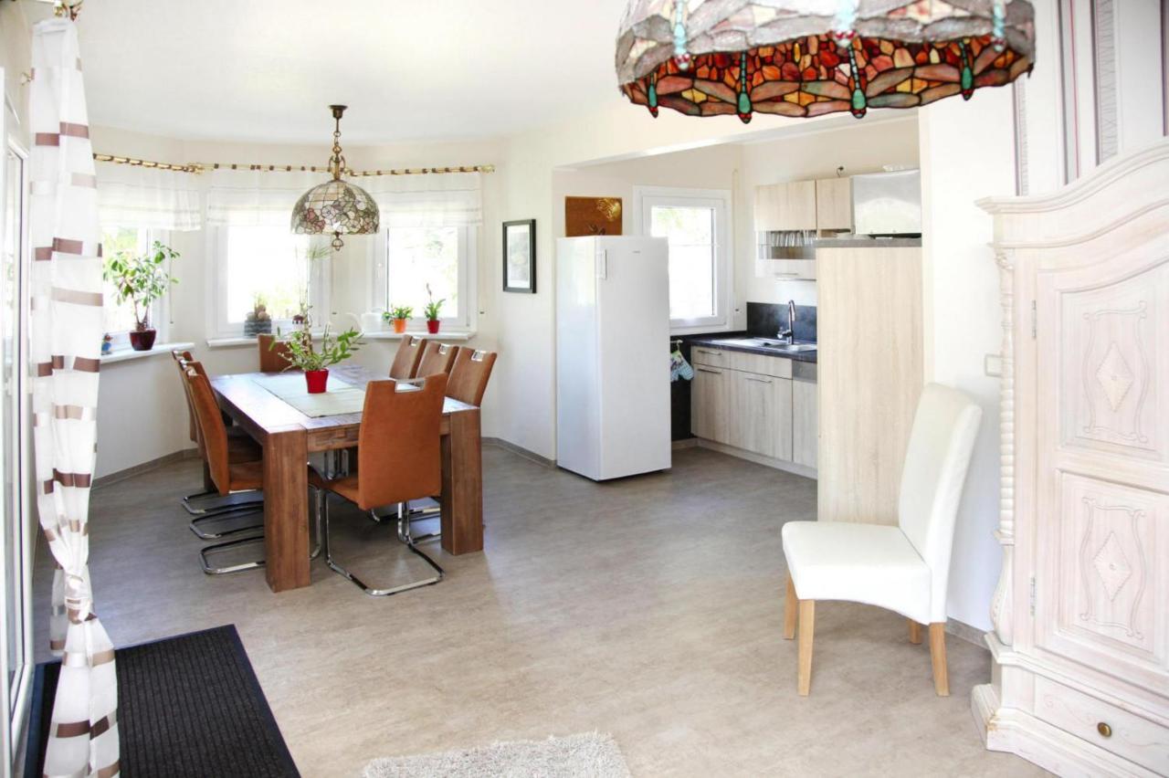Ferienhaus Adler In Миров Екстериор снимка
