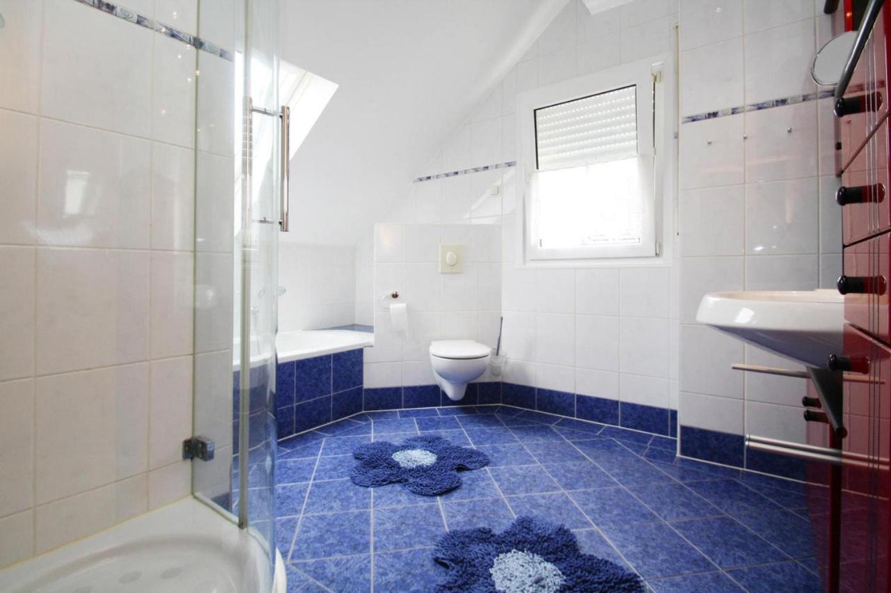 Ferienhaus Adler In Миров Екстериор снимка